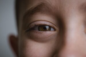 子供が温泉で目にしみる時の対策は？